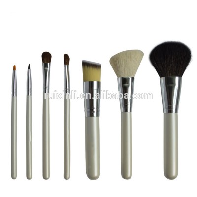 RUIXINLI Professional Fan Powder 7pcs Makeup Brush Set with PU Barrel Packaging