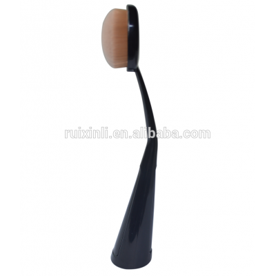 Portable Foundation Brush Self-standing Makeup Brush with Plastic Cover Oval Makeup Brush